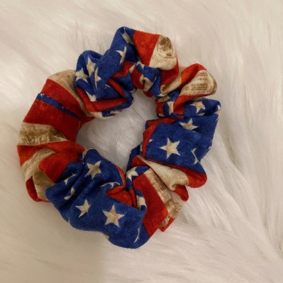Patriotic Hair Scrunchie. Rustic USA Flag Print. Multicolor. Mini - Picture 2 of 6